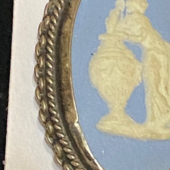 1" x 5/8" Vintage Wedgwood Style Blue & White Cameo Clip-On Earrings Oval Shape - Picture 7 of 12